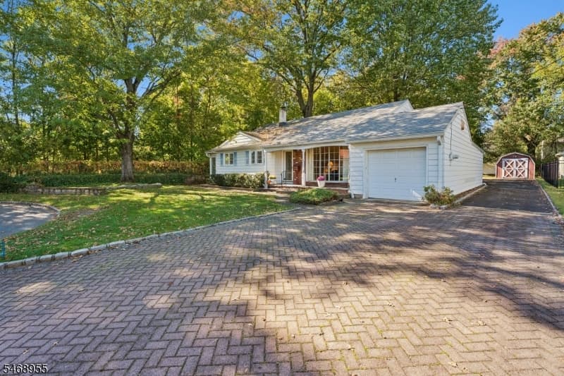 24 Layng Ter, Springfield Twp. photo 3