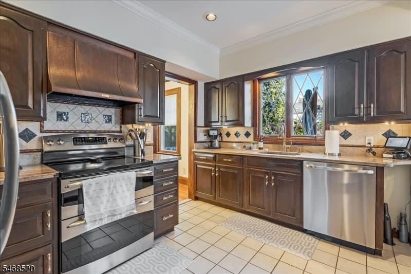 927 Boulevard, Westfield Town photo 8