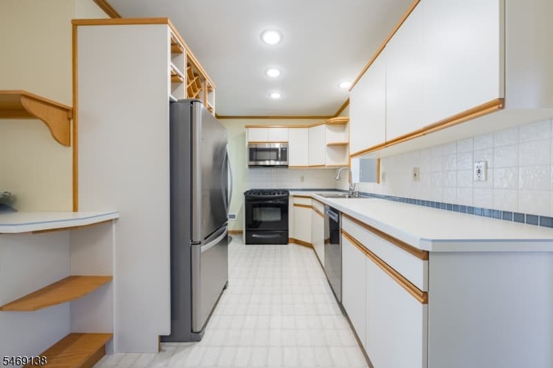 12 Eaton Ct, Summit City photo 13