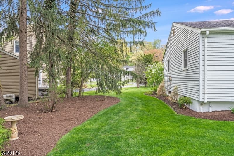 12 Eaton Ct, Summit City photo 38