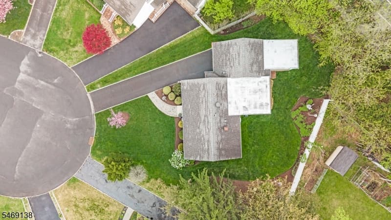 12 Eaton Ct, Summit City photo 40