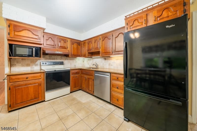 8 Hathaway Dr, New Providence Boro photo 15