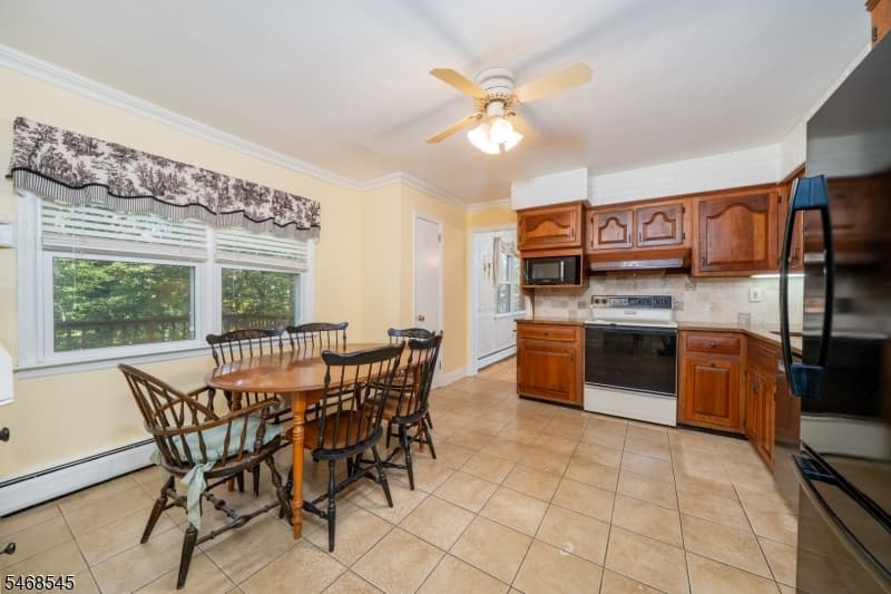 8 Hathaway Dr, New Providence Boro photo 3