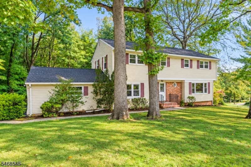 8 Hathaway Dr, New Providence Boro photo 9