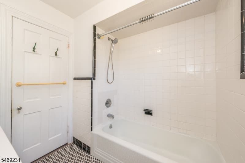 2307 Dewitt Ter, Linden City photo 10