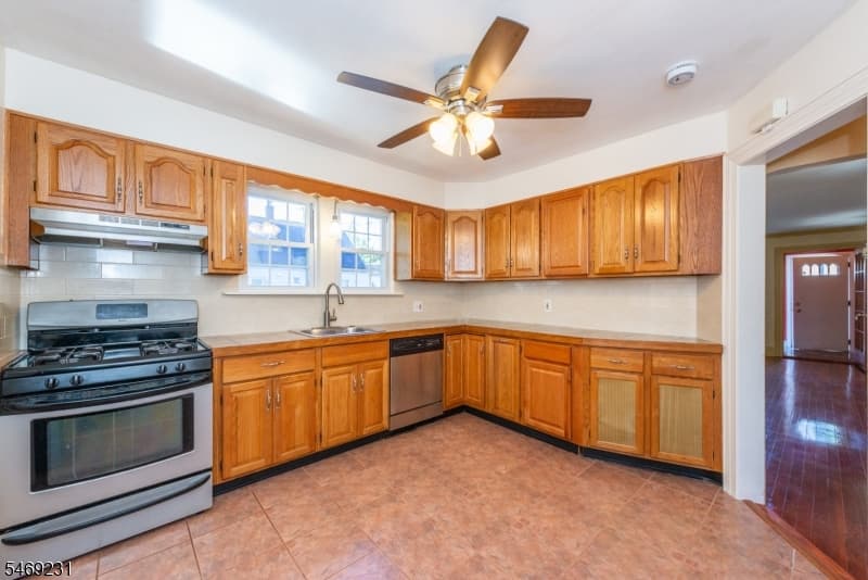 2307 Dewitt Ter, Linden City photo 3