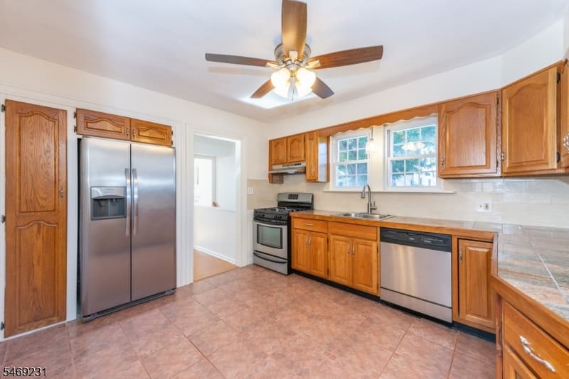 2307 Dewitt Ter, Linden City photo 4