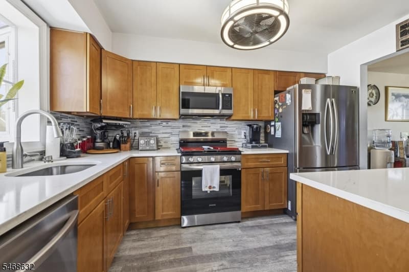 1026 Bergen Ave, Linden City photo 10
