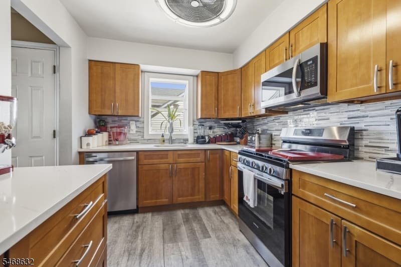 1026 Bergen Ave, Linden City photo 12
