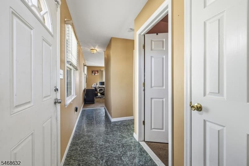 1026 Bergen Ave, Linden City photo 9