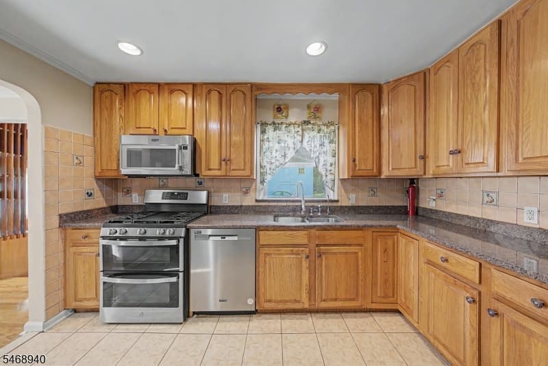 136 Headley Ter, Union Twp. photo 15