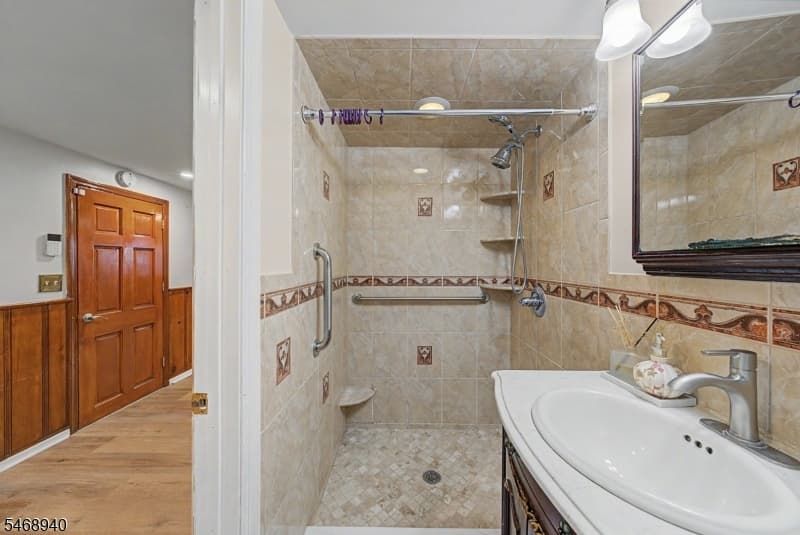 136 Headley Ter, Union Twp. photo 35