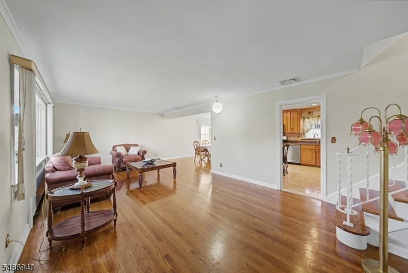 136 Headley Ter, Union Twp. photo 5
