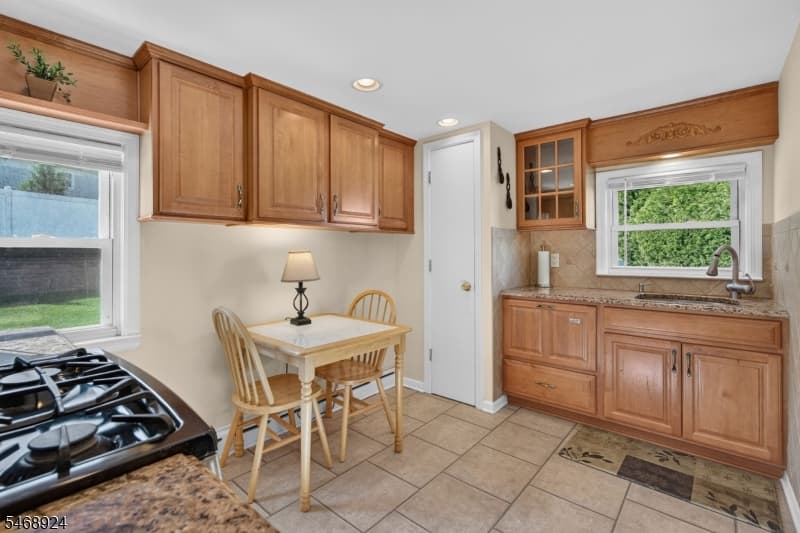 38 Nomahegan Ct, Cranford Twp. photo 32