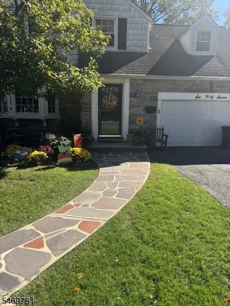 647 Duquesne Ter, Union Twp. photo 3
