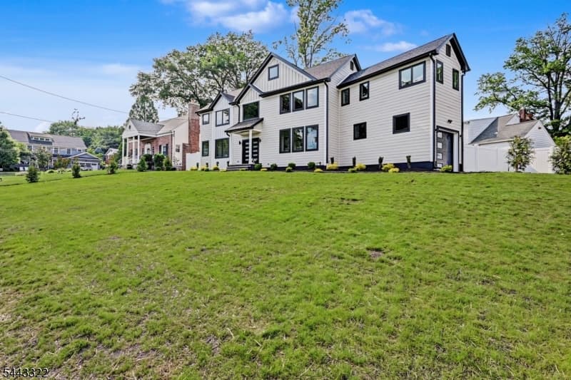 10 Shawnee Rd, Cranford Twp., Union