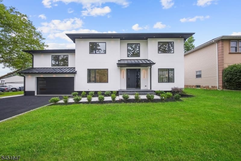 18 Blake Dr, Clark Twp., Union