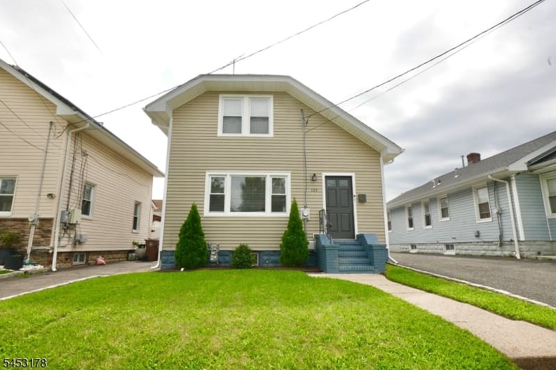 105 Main St, Linden City
