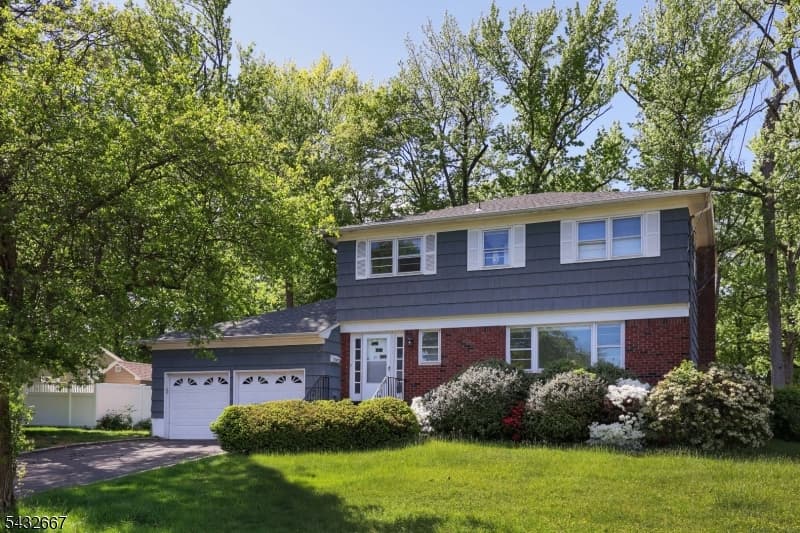 21 Saint Germain Dr, Clark Twp., Union