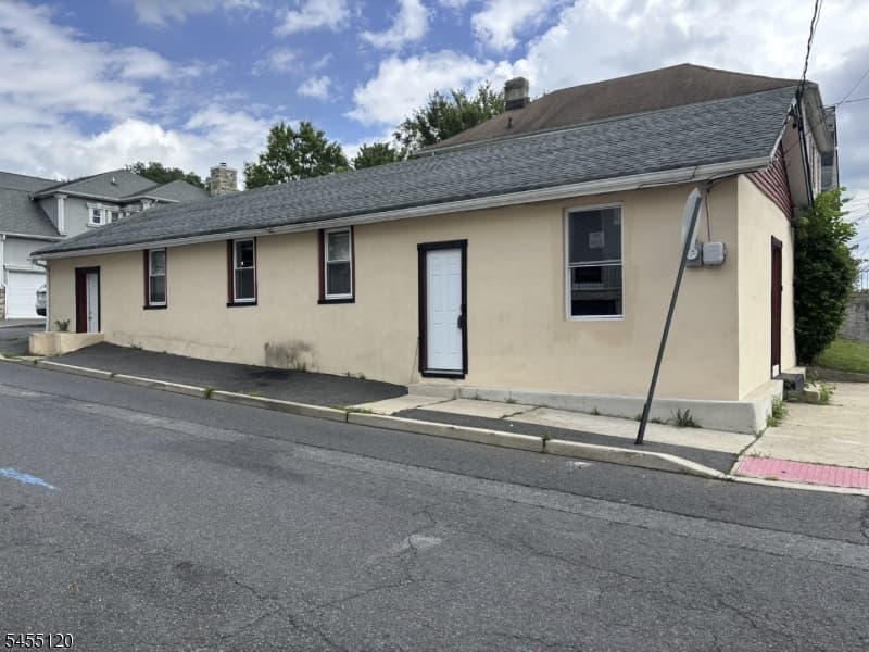 172 Burkley Pl, Union Twp.