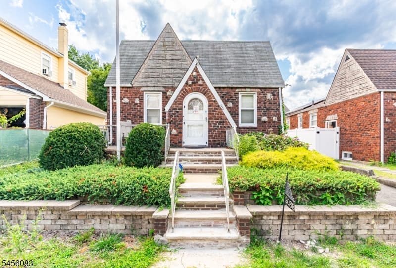 2088 Lentz Ave, Union Twp.