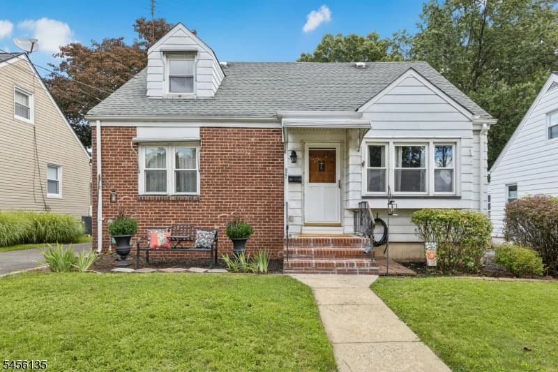 827 Pine St, Roselle Park Boro