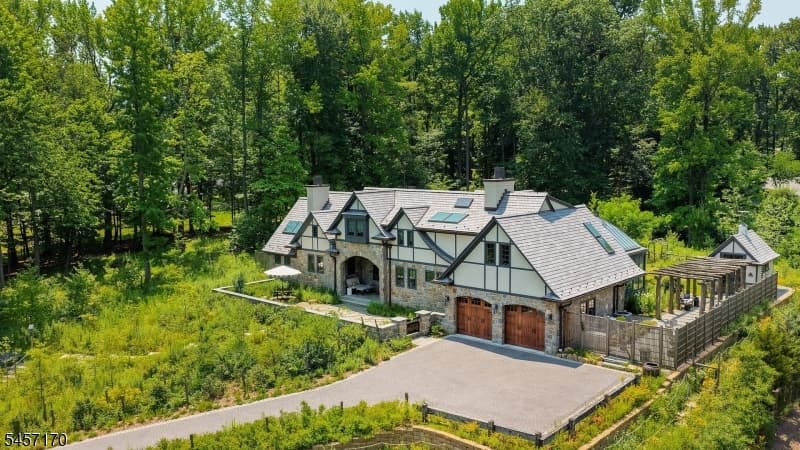 151 Wild Hedge Ln, Mountainside Boro