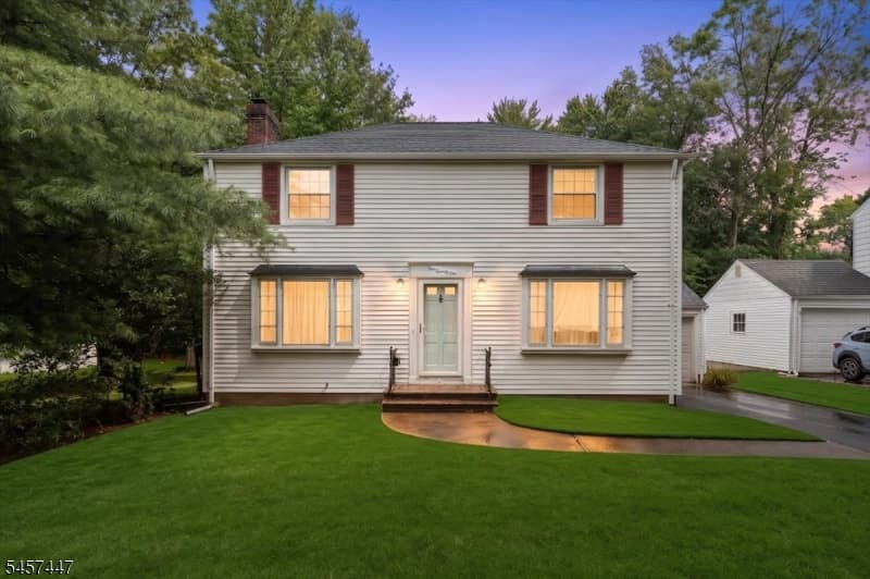 121 Passaic Ave, Summit