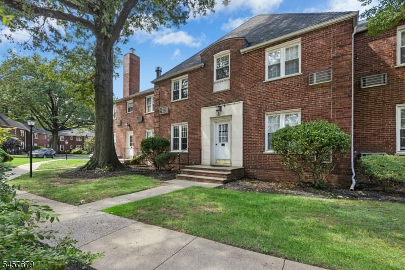 43 A Parkway Village, Cranford Twp.