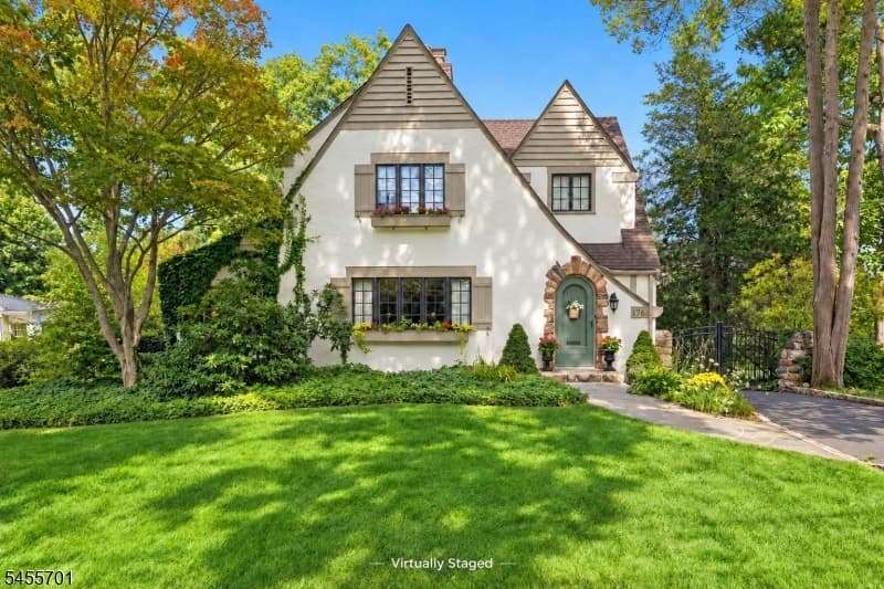 176 Canoe Brook Pkwy, Summit City