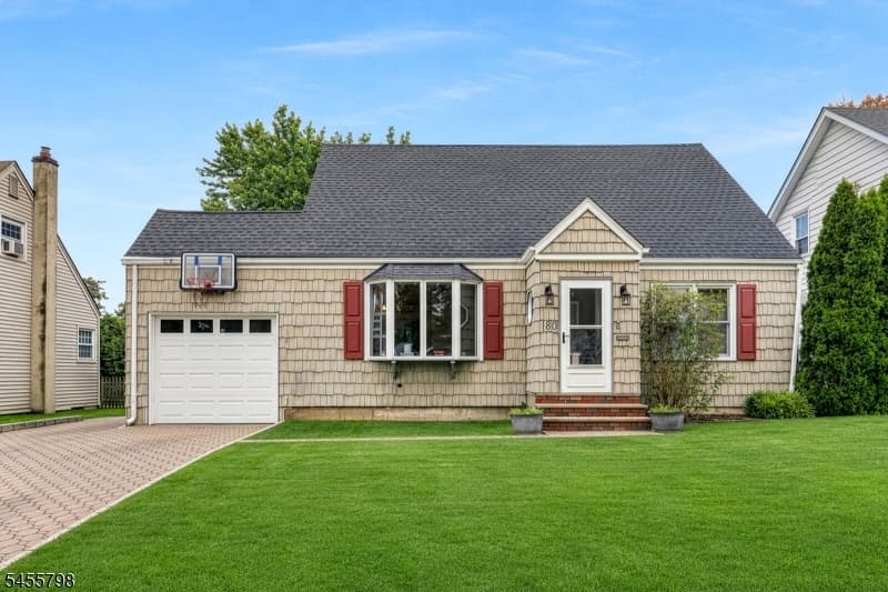 180 Mohawk Dr, Cranford Twp.