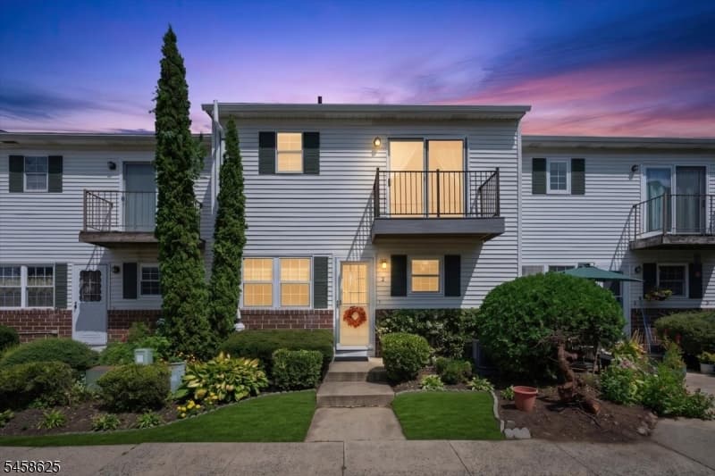 2 King James Ct, Scotch Plains Twp.