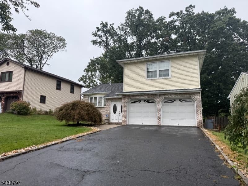824 Creslyn Ct, Union Twp.