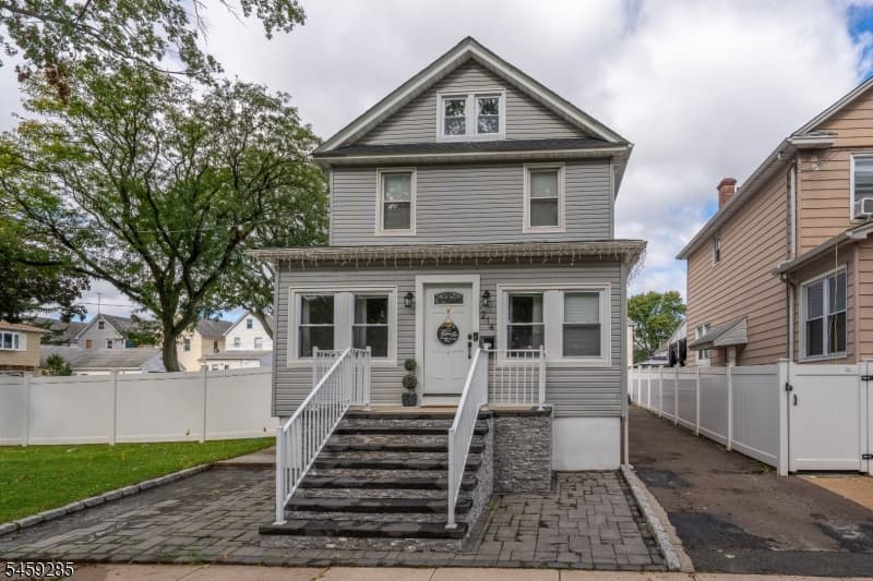 214 W 17Th St, Linden City