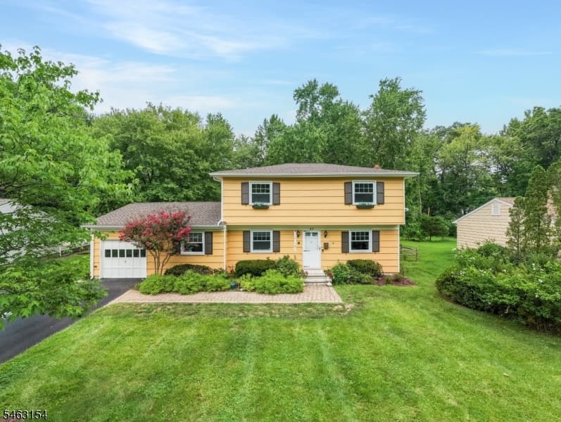 43 Chaucer Dr, Berkeley Heights Twp.