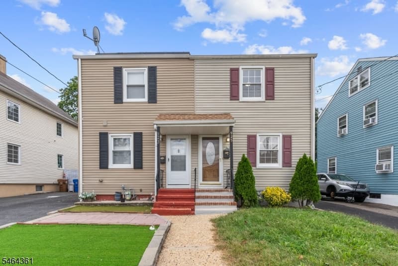 925 Middlesex St, Linden City