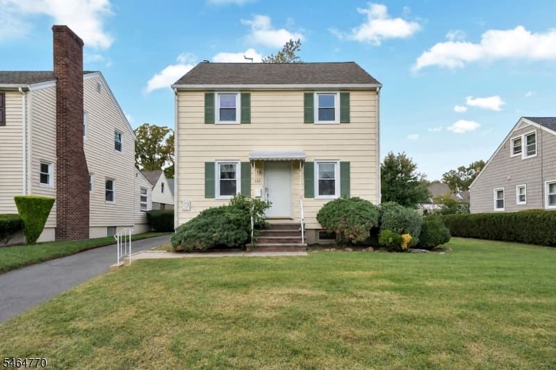 842 Travers St, Union Twp.