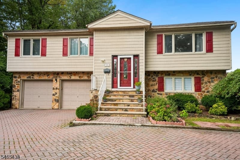 564 Mountain Ave, Springfield Twp.