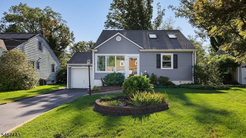 15 Waverly Pl, Cranford Twp.