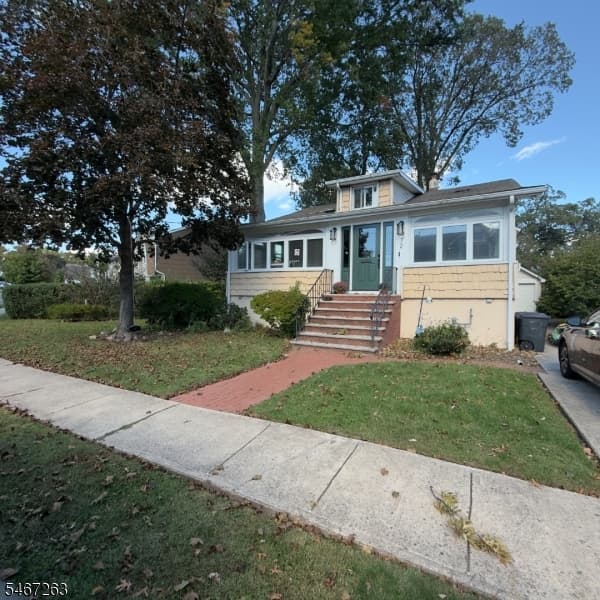 72 Lawn Ter, Cranford Twp.