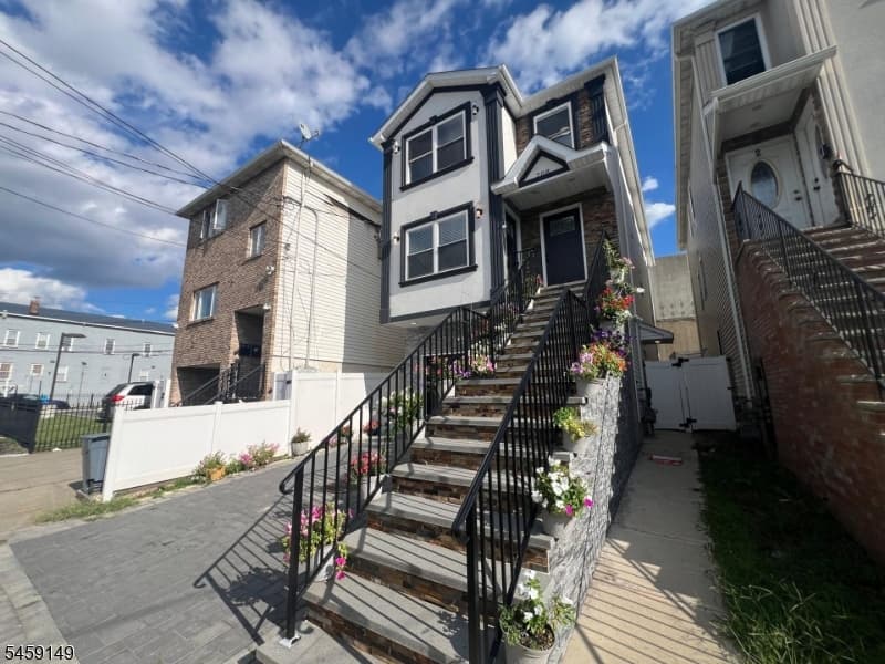 208 Atlantic St, Elizabeth City
