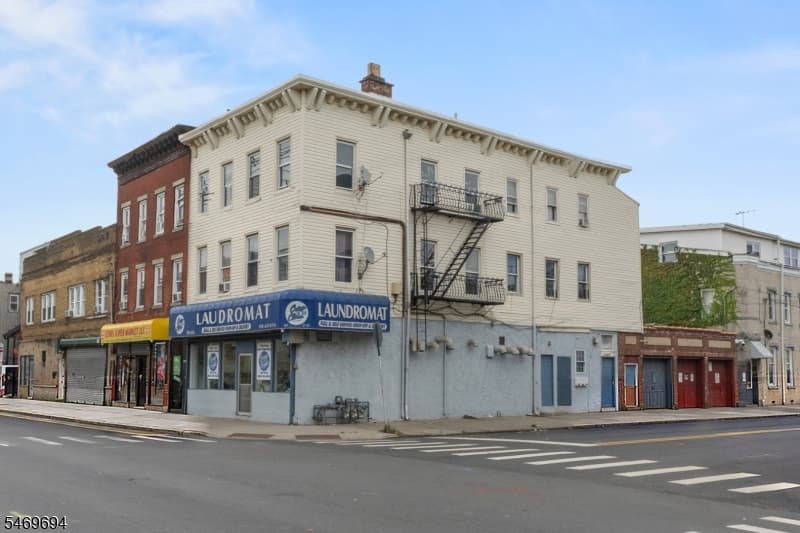 169 3Rd St, Elizabeth City