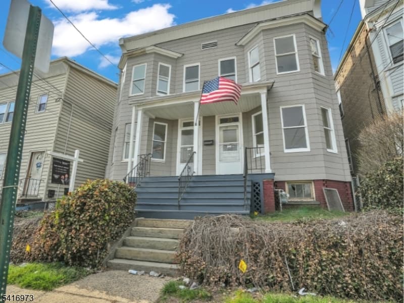 33-35 Delaware St, Elizabeth City, Union