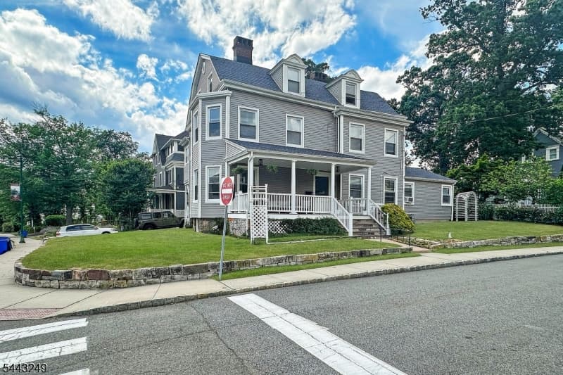 2 Hillside Ave, Summit City