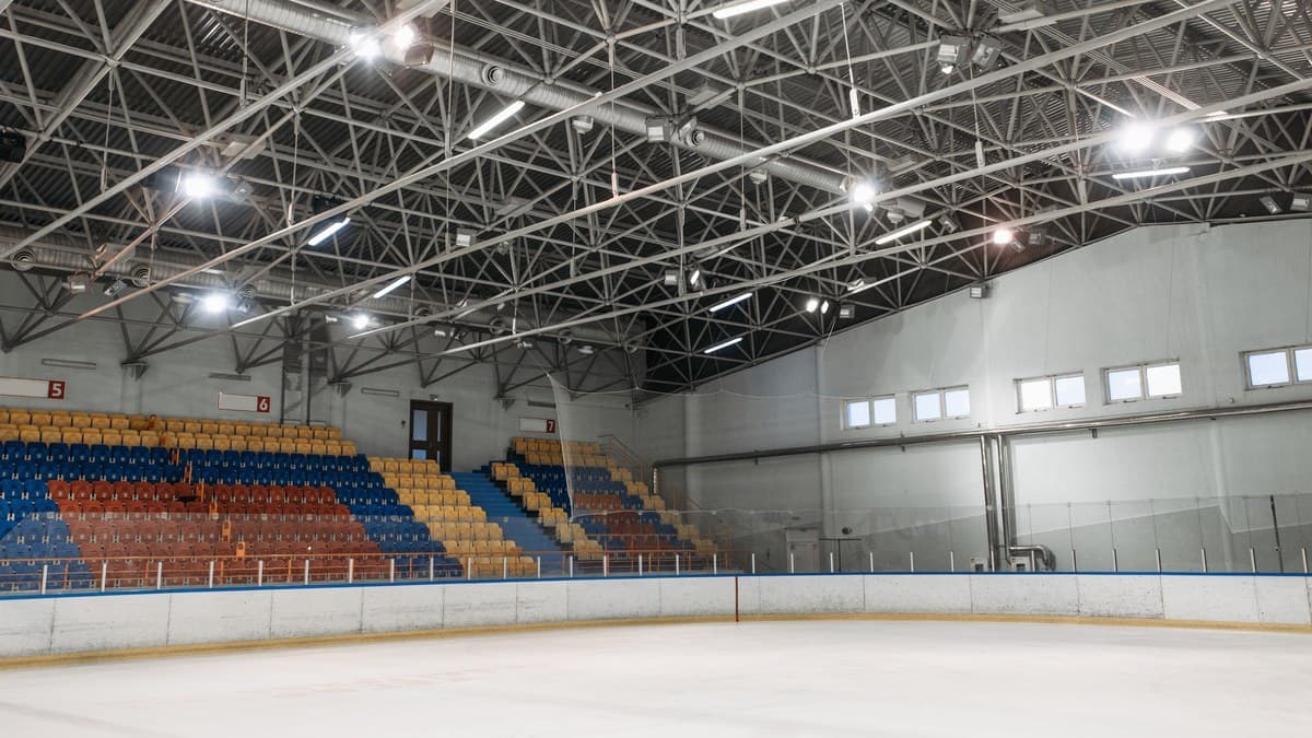 Springfield Kids Can Sign Up for Tuesday Ice Skating Lessons