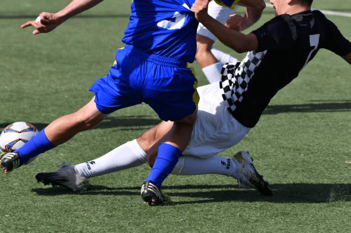 Arthur L. Johnson Boys Soccer Drops Season Openers to Elizabeth