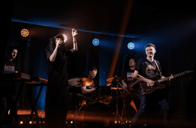 'Feel the Love' - R&B Night in Roselle Features Valarie Adams & the Dimension Band